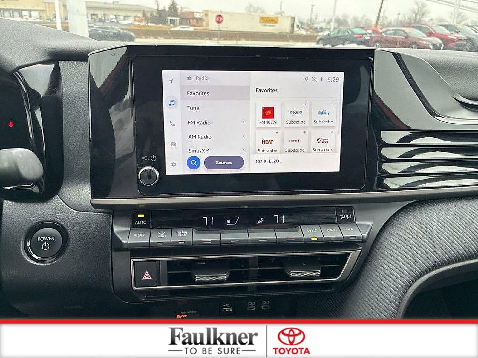 2025 Toyota Camry SE (SE)