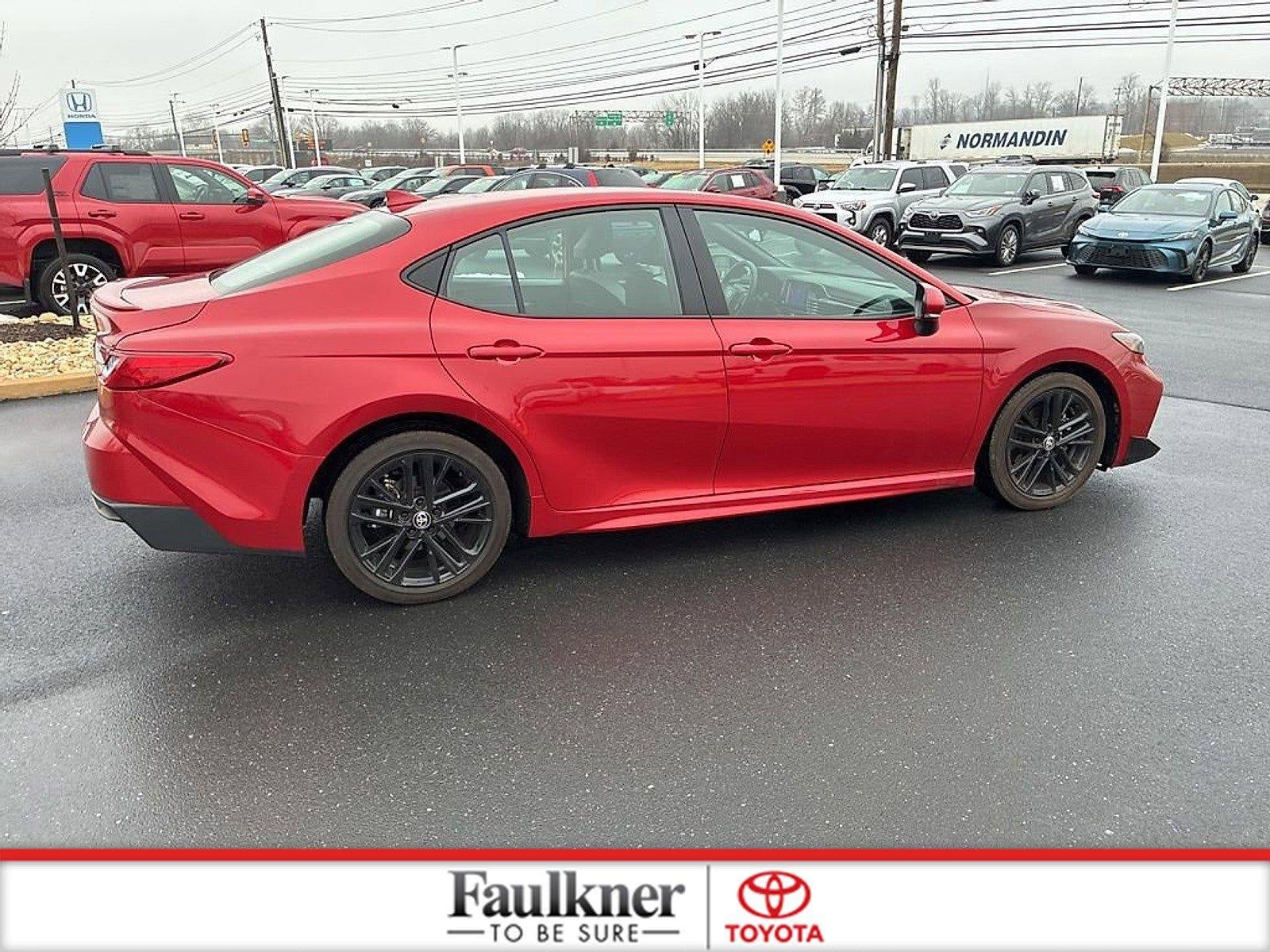 2025 Toyota Camry SE (SE)