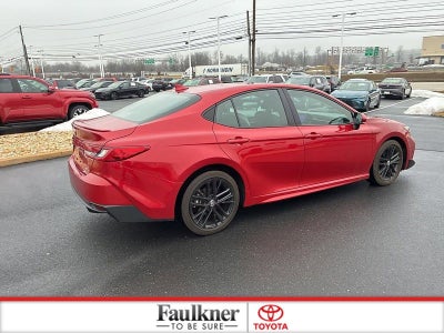 2025 Toyota Camry SE (SE)