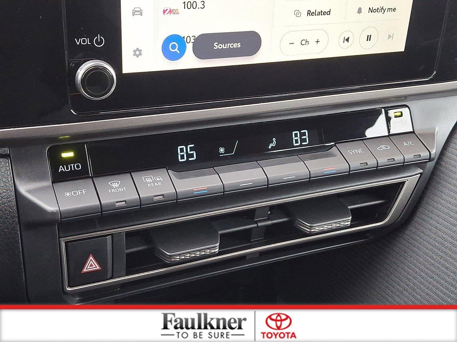 2025 Toyota Camry SE (SE)