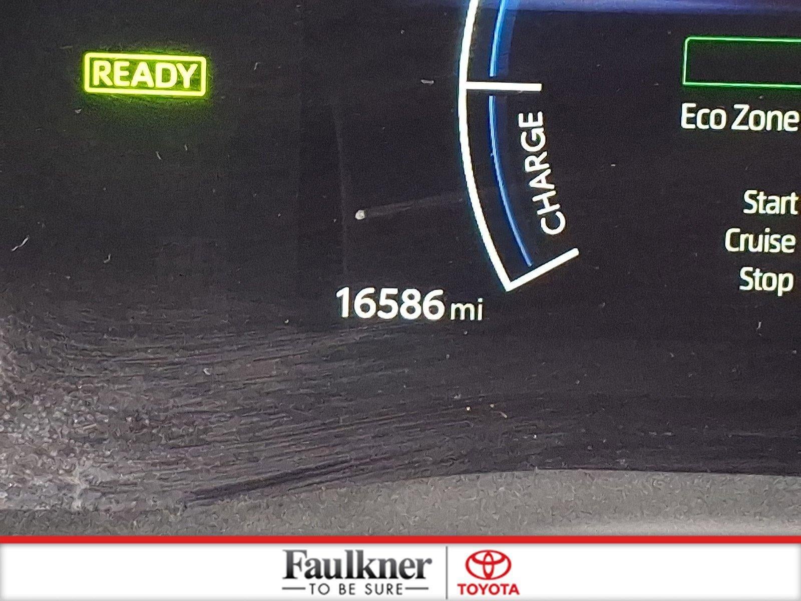 2025 Toyota Camry SE (SE)