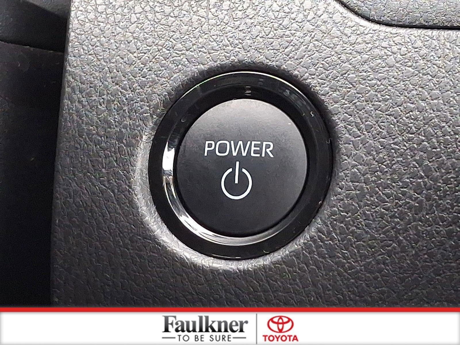 2025 Toyota Camry SE (SE)