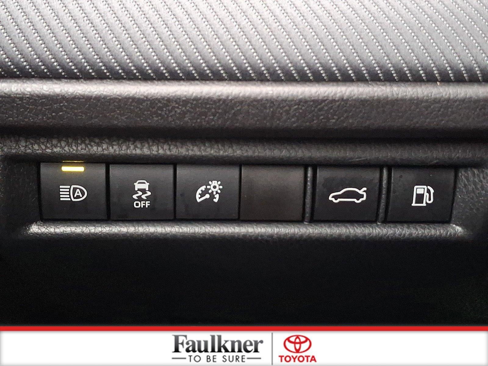 2025 Toyota Camry SE (SE)