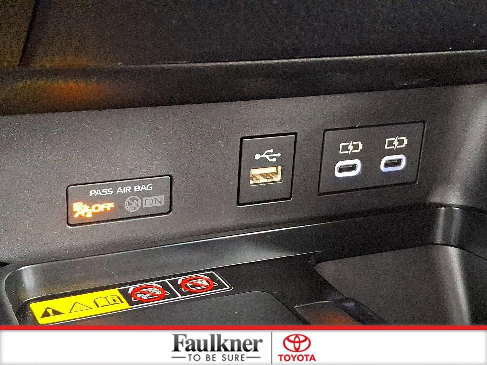 2025 Toyota Camry SE (SE)