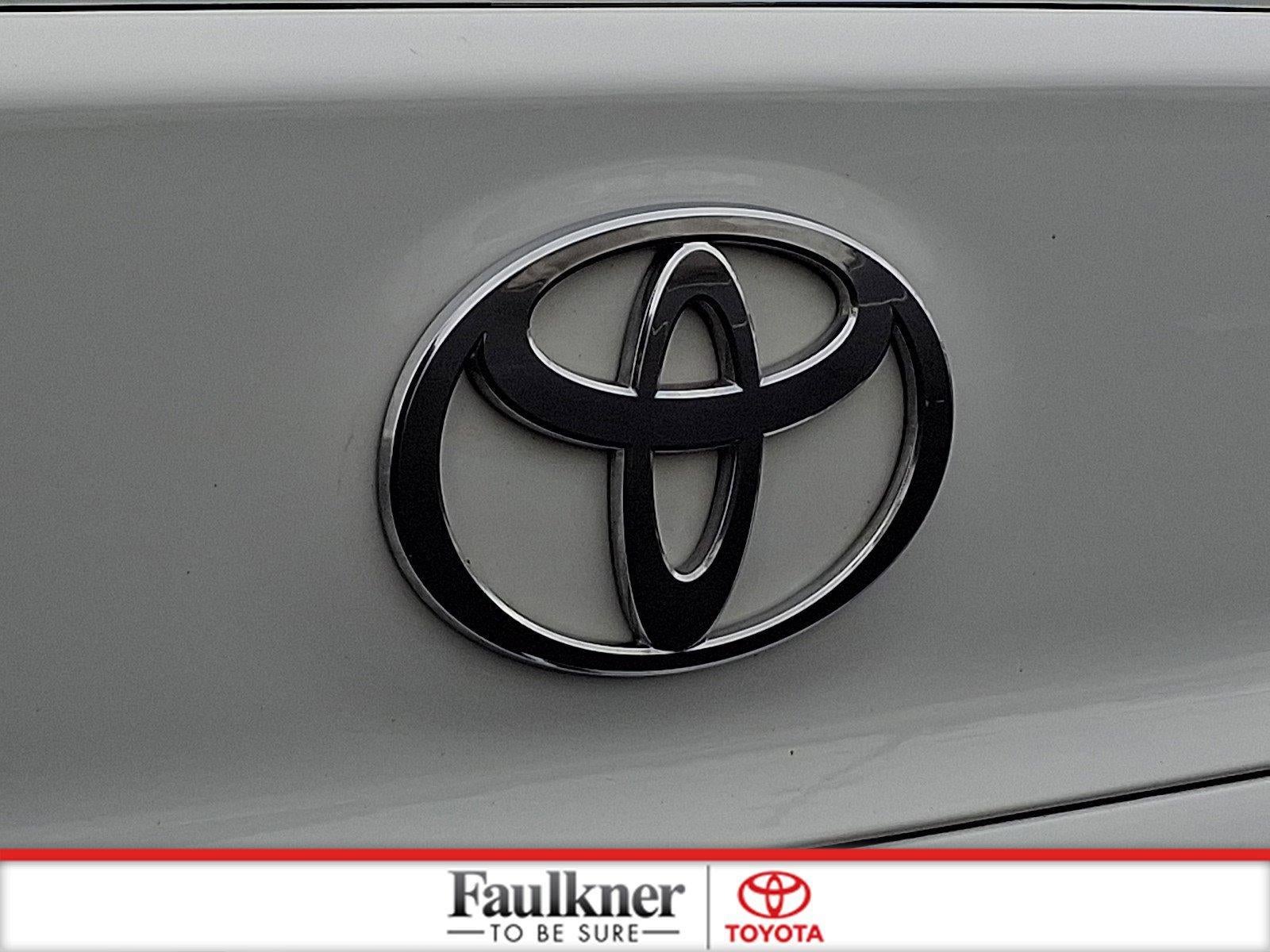 2025 Toyota Camry SE (SE)