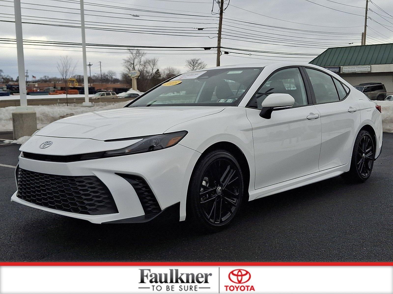 2025 Toyota Camry SE (SE)