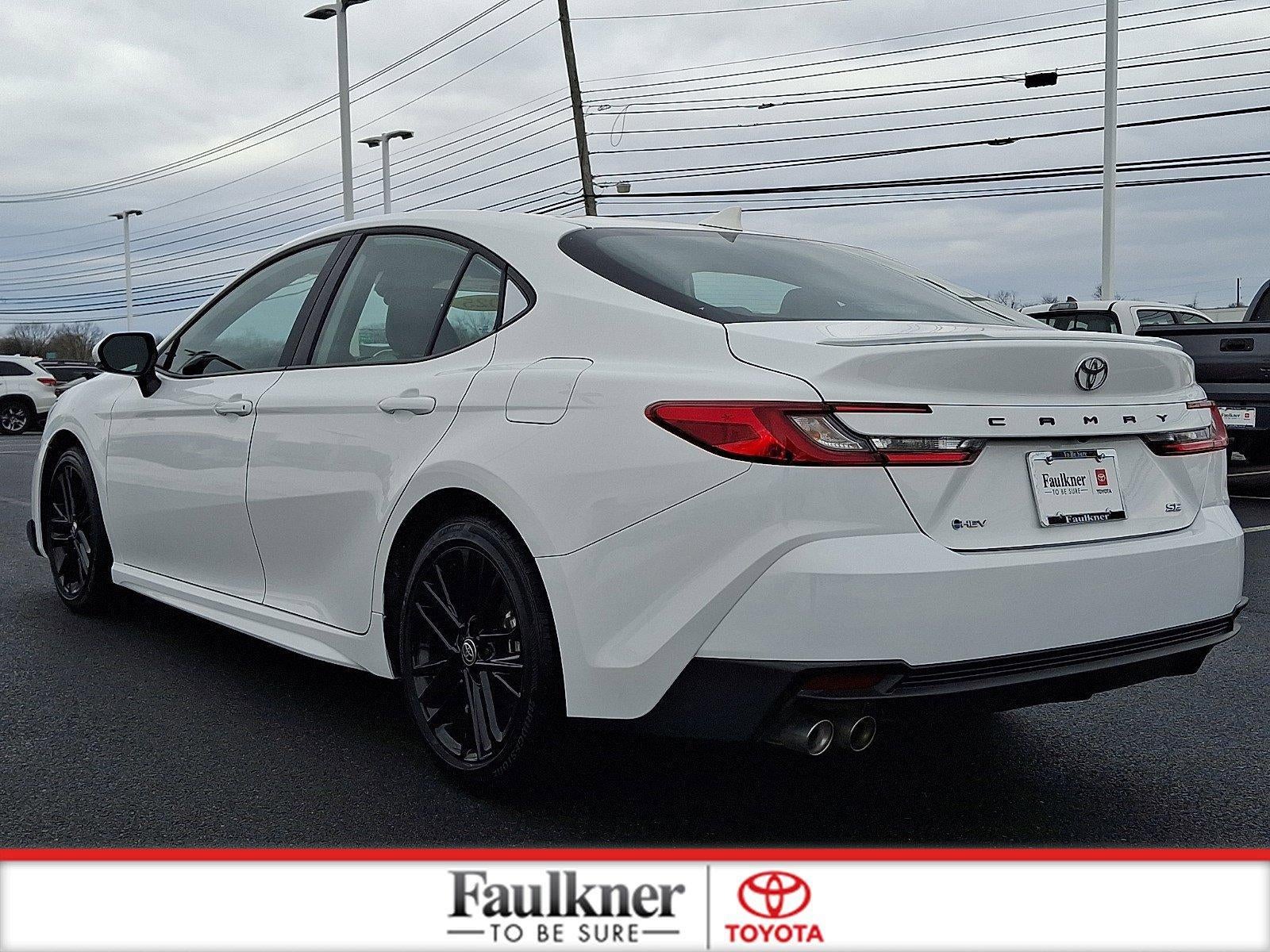 2025 Toyota Camry SE (SE)