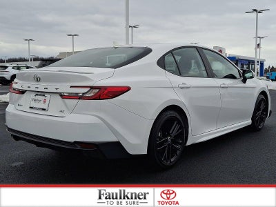 2025 Toyota Camry SE (SE)