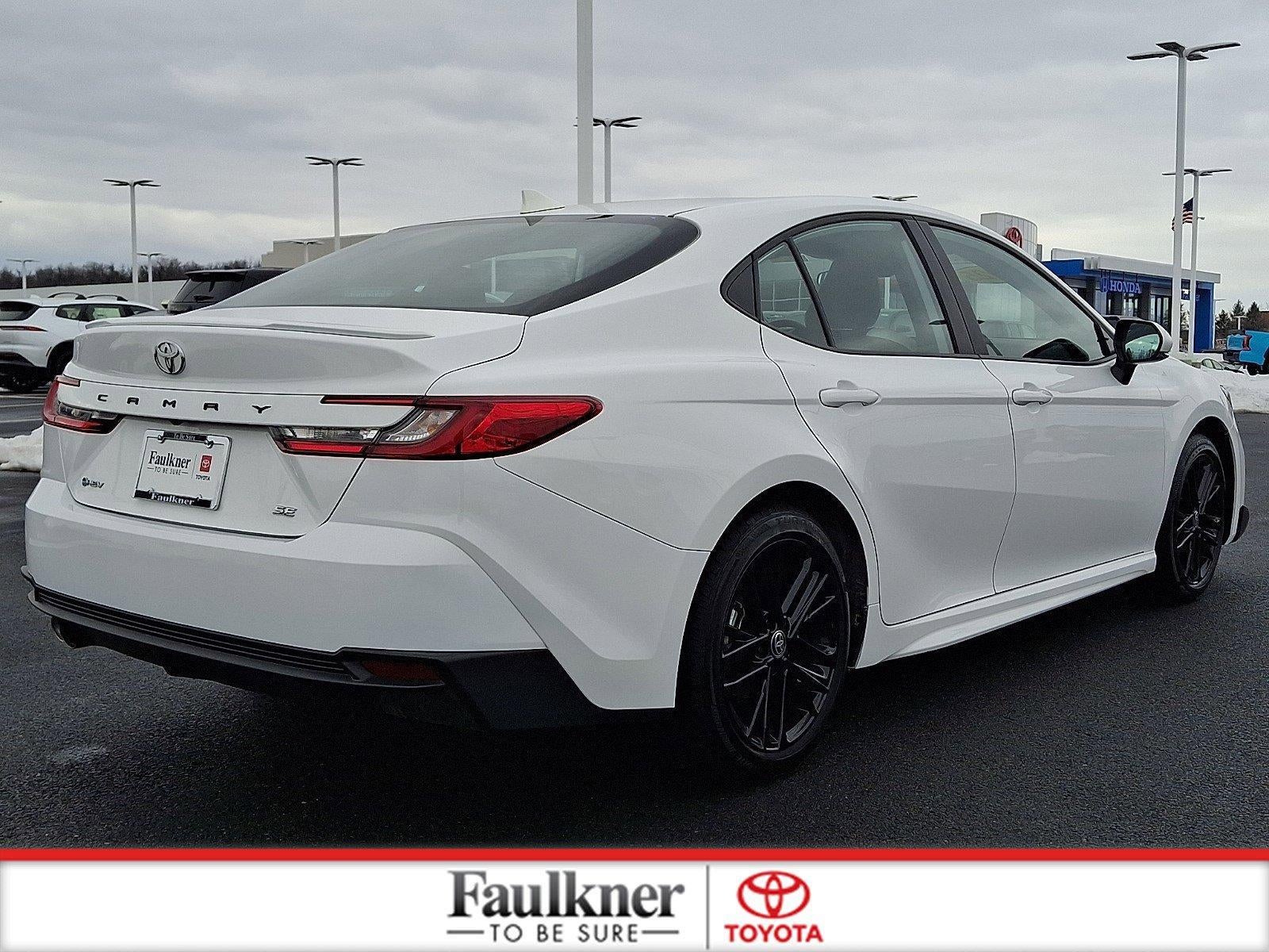 2025 Toyota Camry SE (SE)