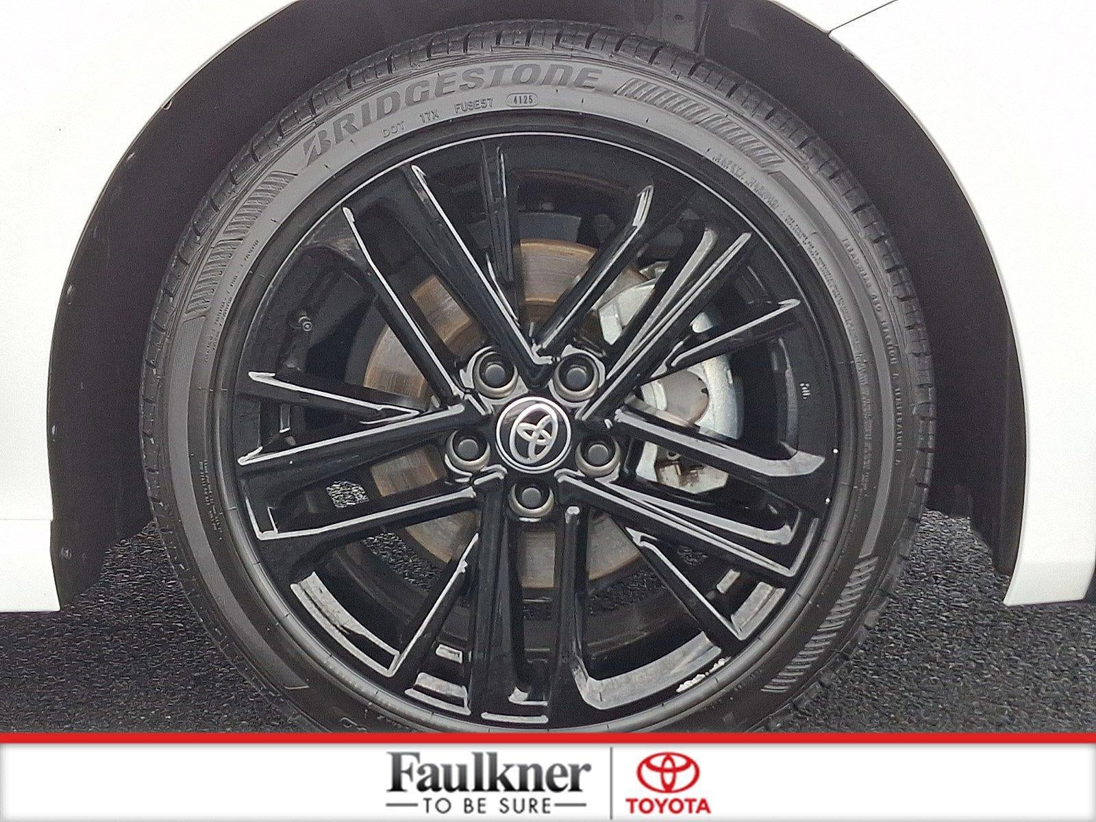 2025 Toyota Camry SE (SE)