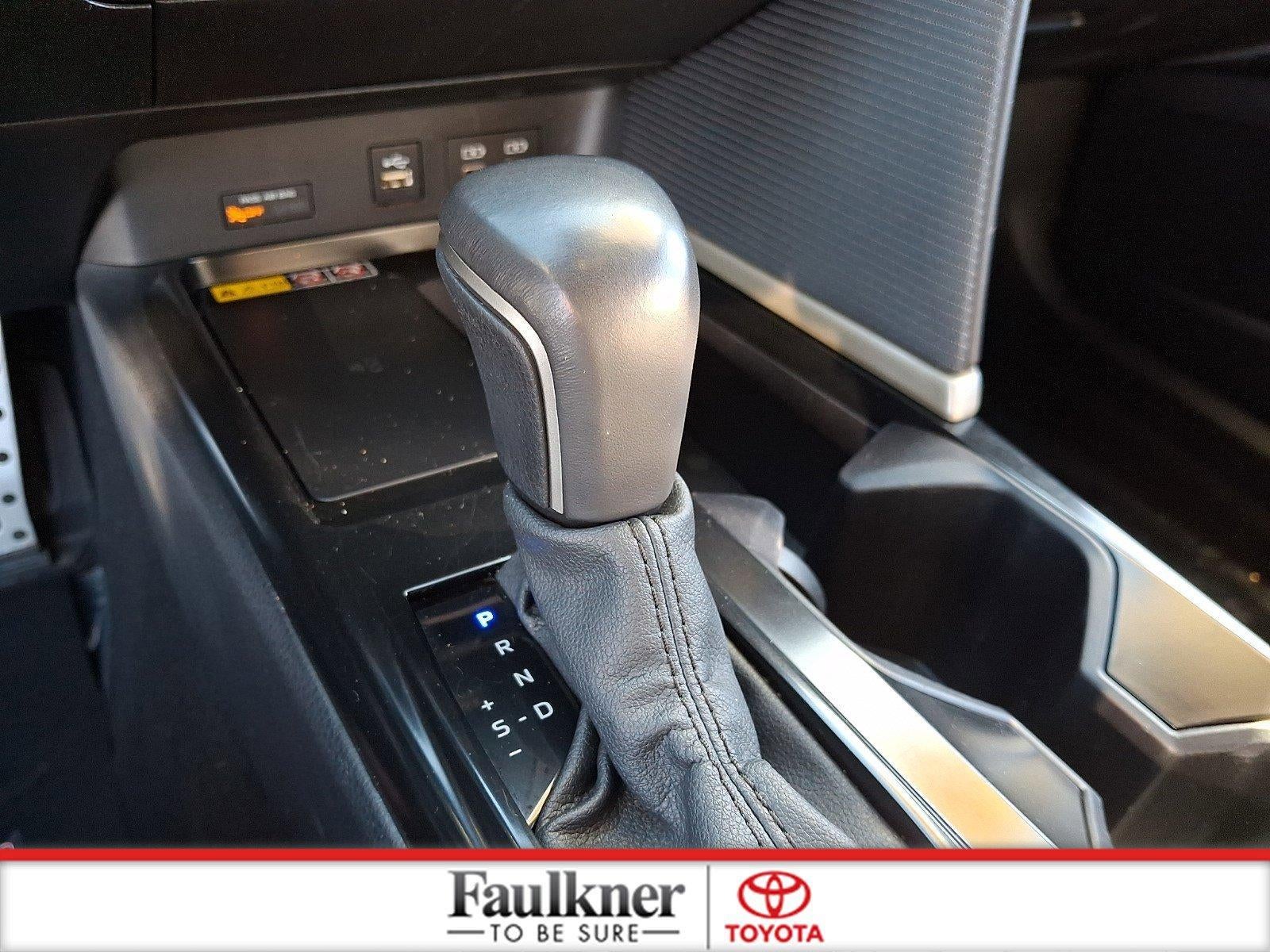 2025 Toyota Camry LE (Natl)