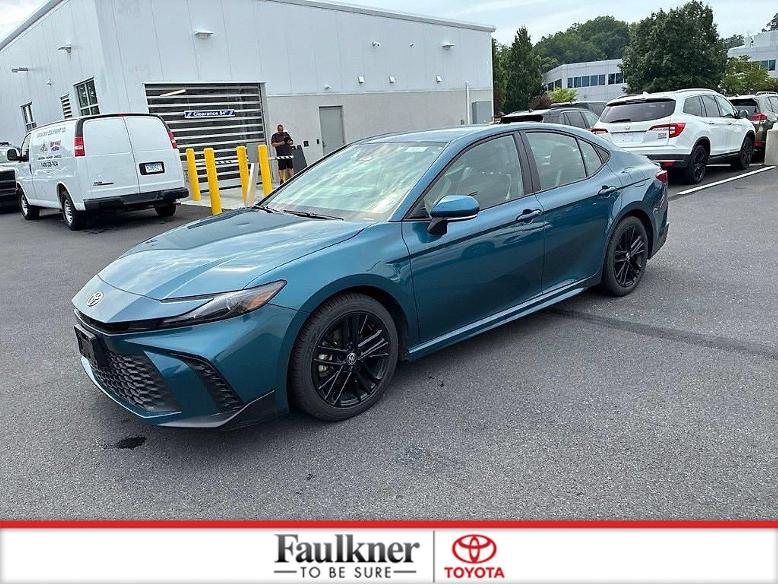 2025 Toyota Camry SE (SE)