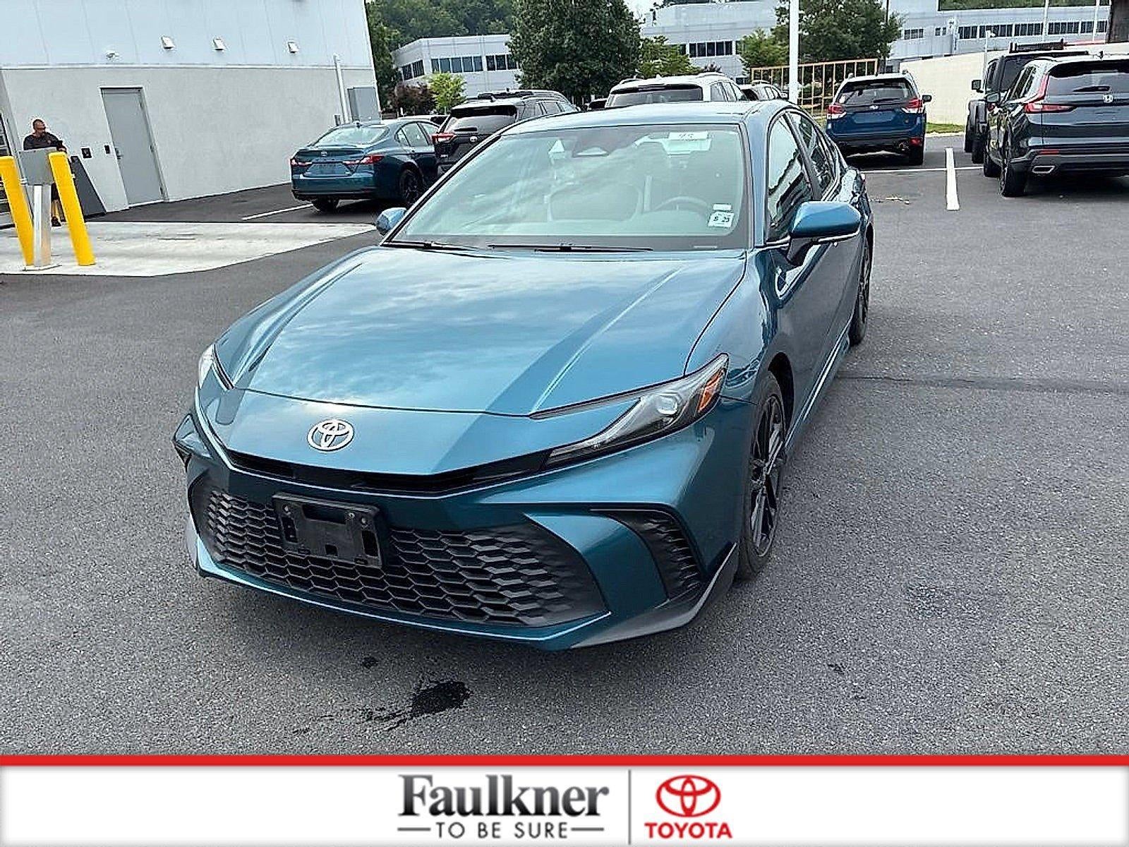 2025 Toyota Camry SE (SE)