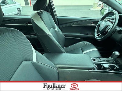 2025 Toyota Camry SE (SE)