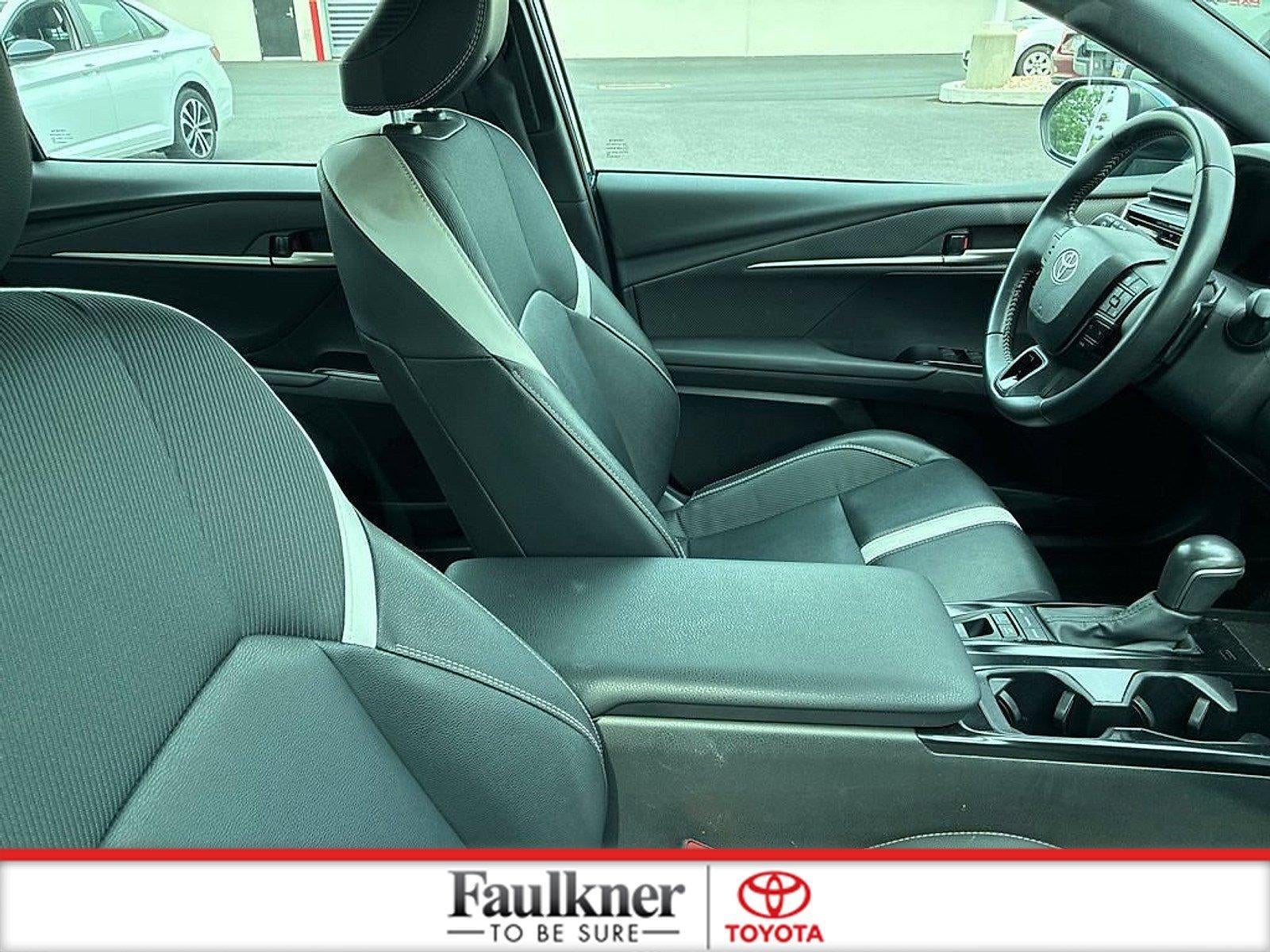 2025 Toyota Camry SE (SE)