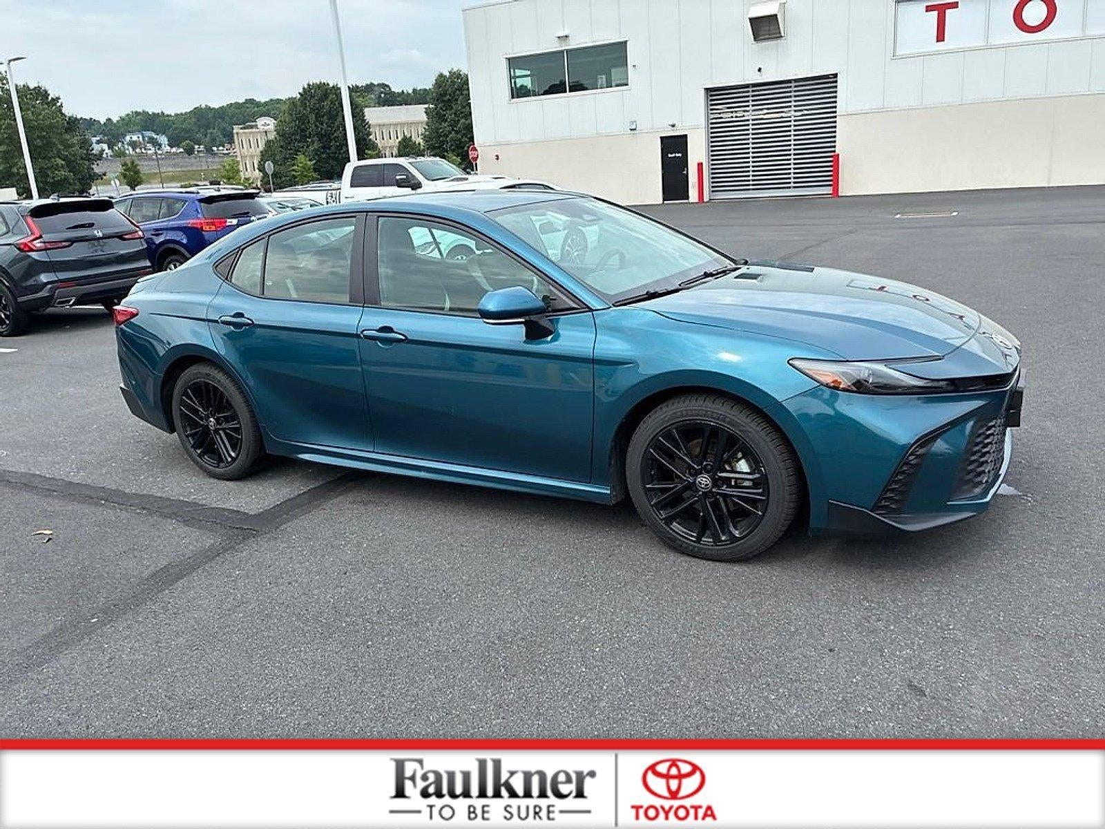 2025 Toyota Camry SE (SE)