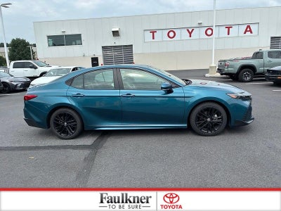 2025 Toyota Camry SE (SE)