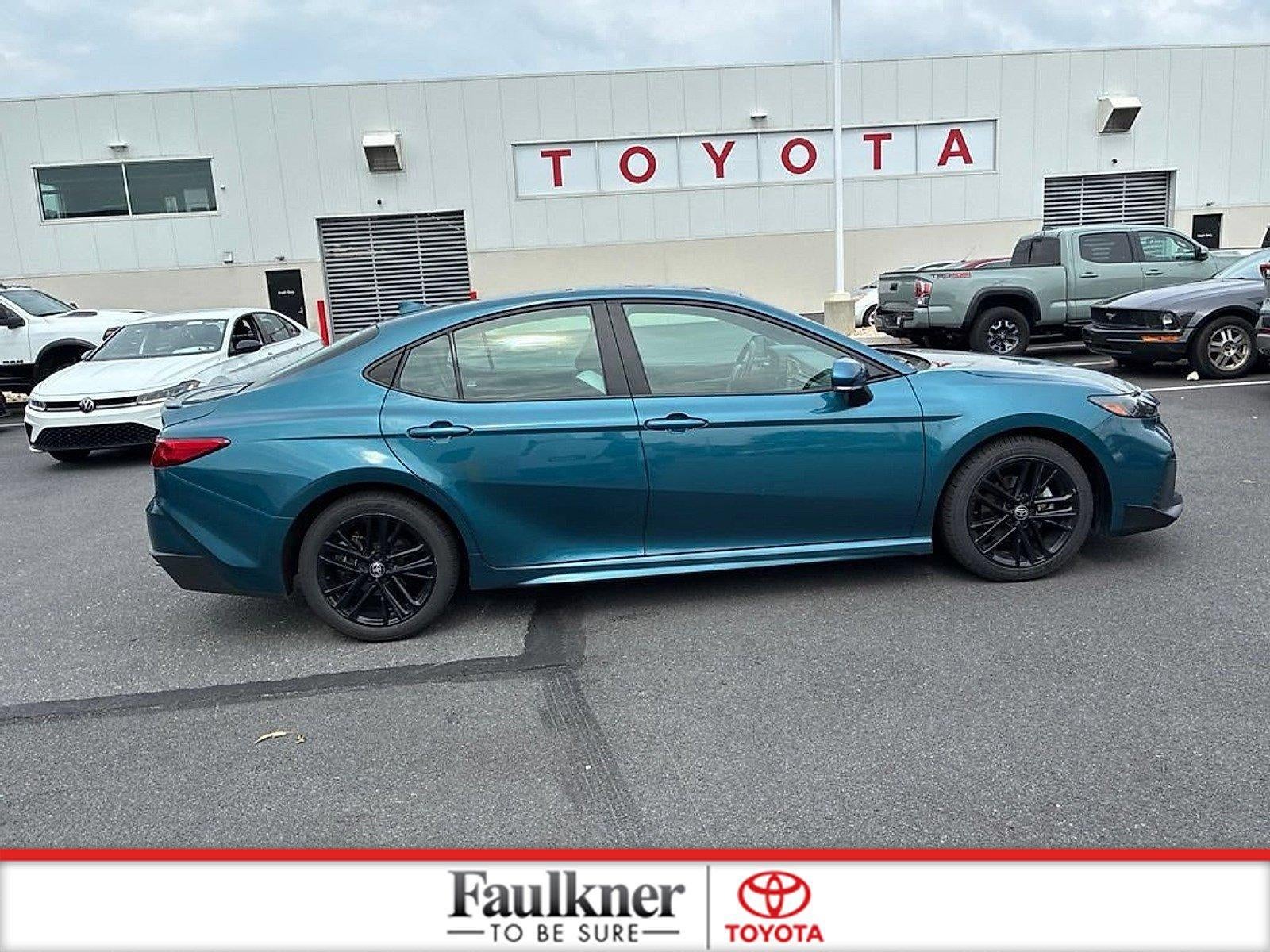 2025 Toyota Camry SE (SE)