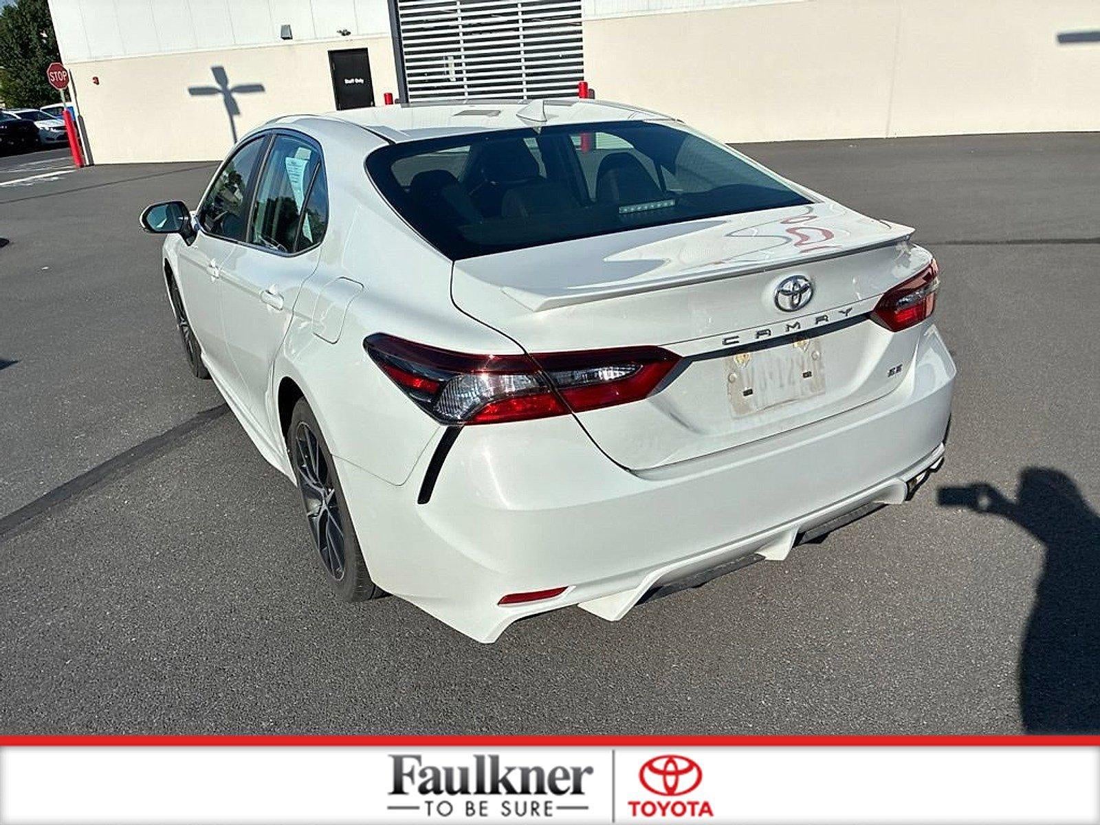 2023 Toyota Camry SE Auto (SE)