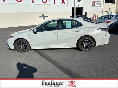 2023 Toyota Camry SE Auto (SE)