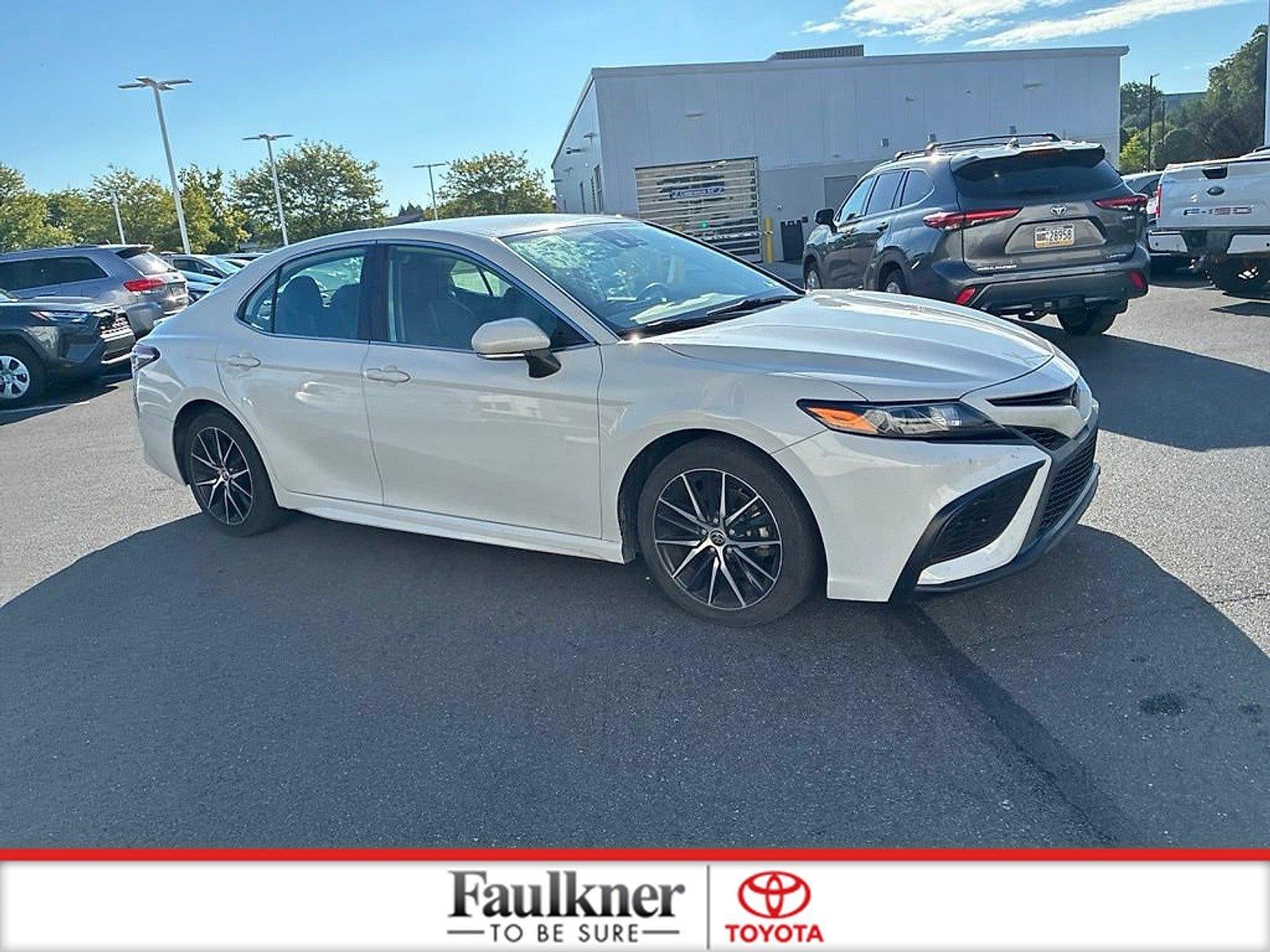 2023 Toyota Camry SE Auto (SE)