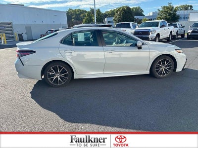 2023 Toyota Camry SE Auto (SE)