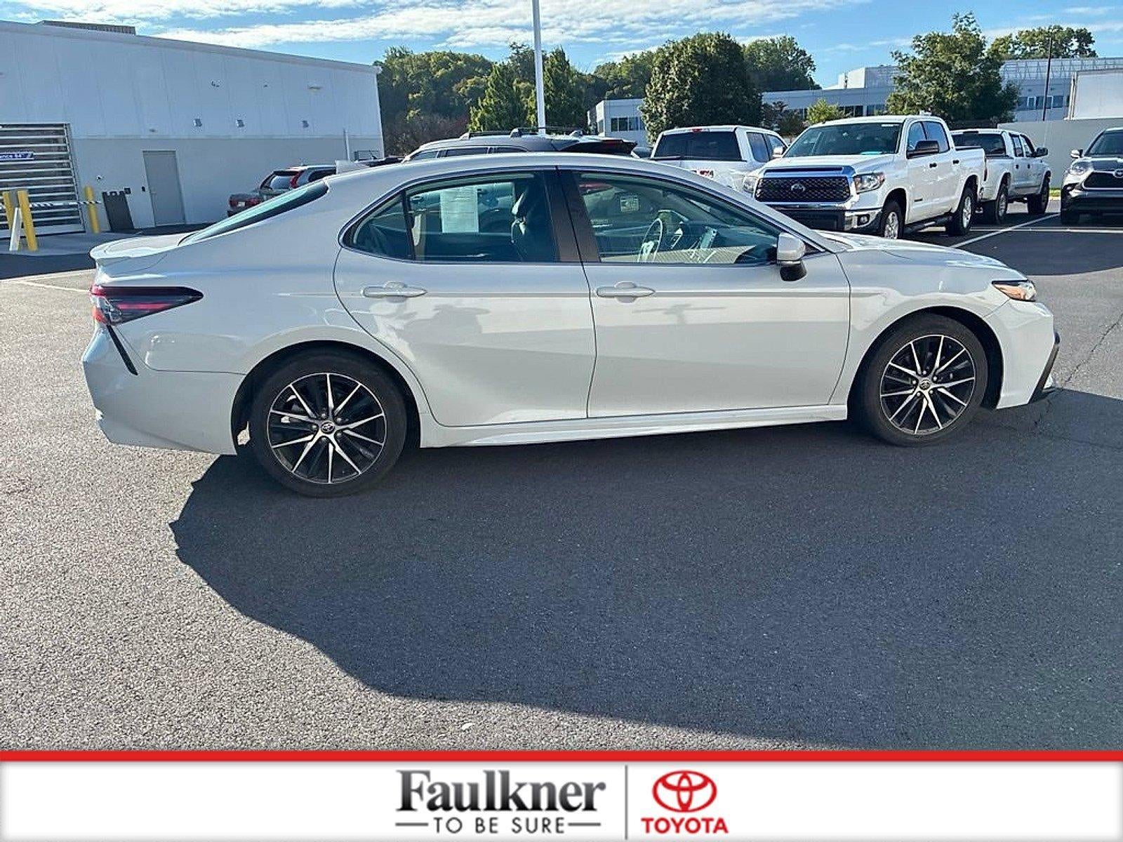 2023 Toyota Camry SE Auto (SE)