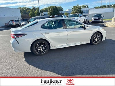 2023 Toyota Camry SE Auto (SE)
