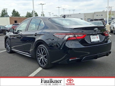 2024 Toyota Camry SE Auto (SE)