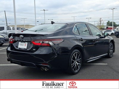 2024 Toyota Camry SE Auto (SE)