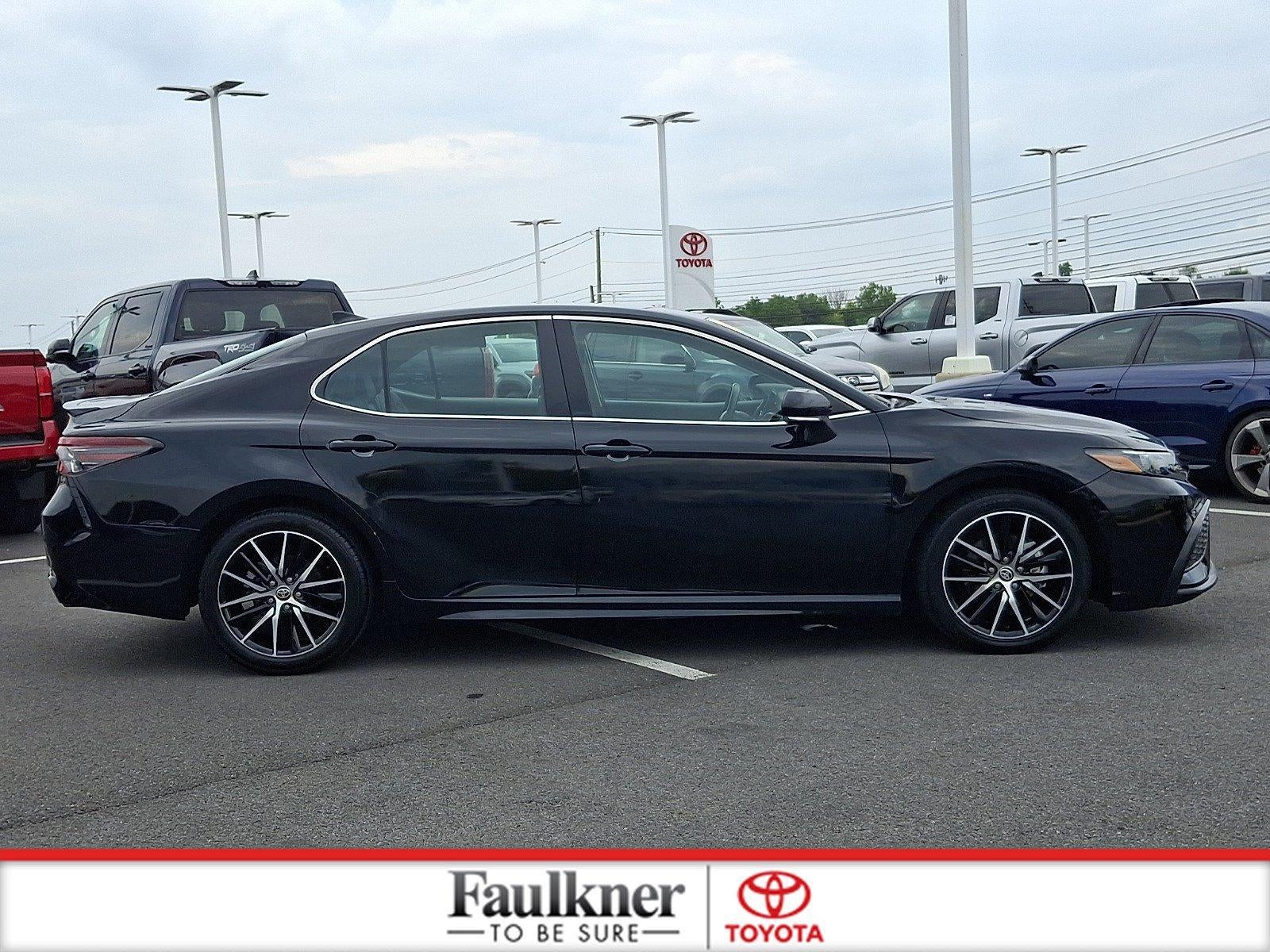 2024 Toyota Camry SE Auto (SE)