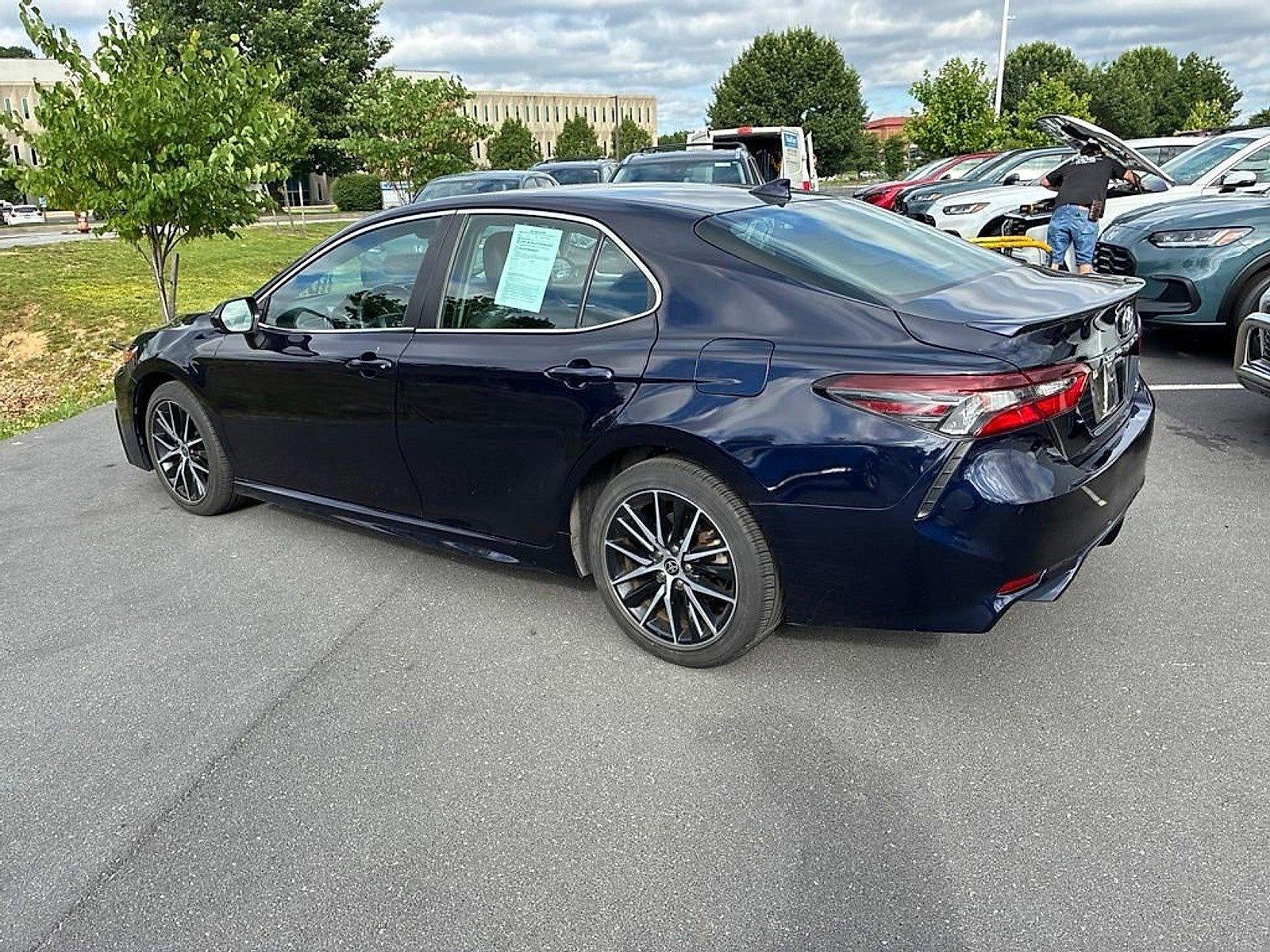 2021 Toyota Camry SE Auto (SE)