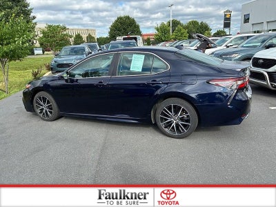 2021 Toyota Camry SE Auto (SE)