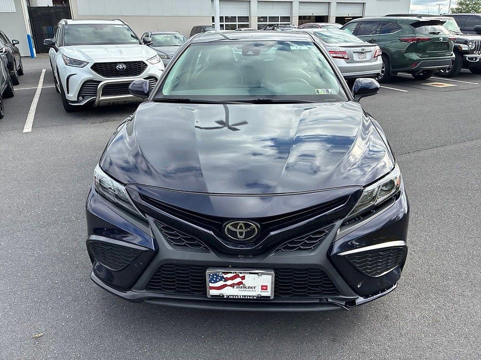 2021 Toyota Camry SE Auto (SE)