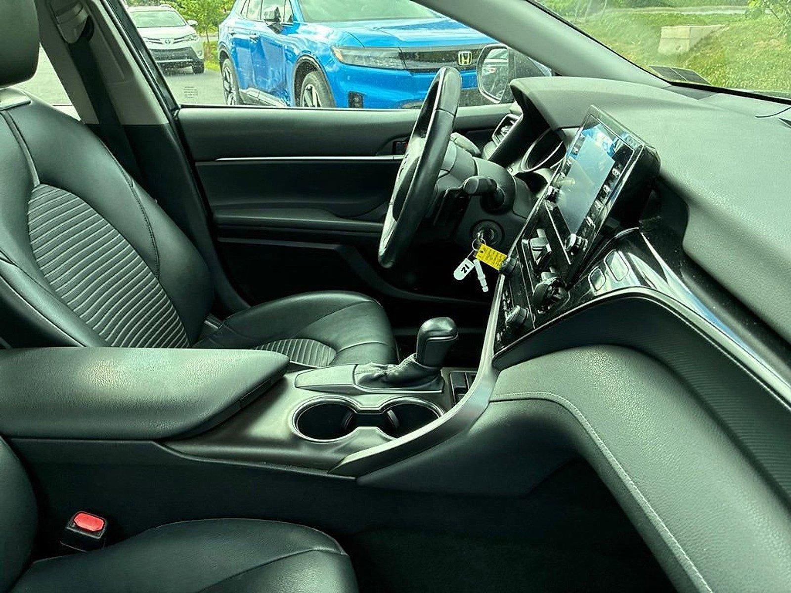 2021 Toyota Camry SE Auto (SE)