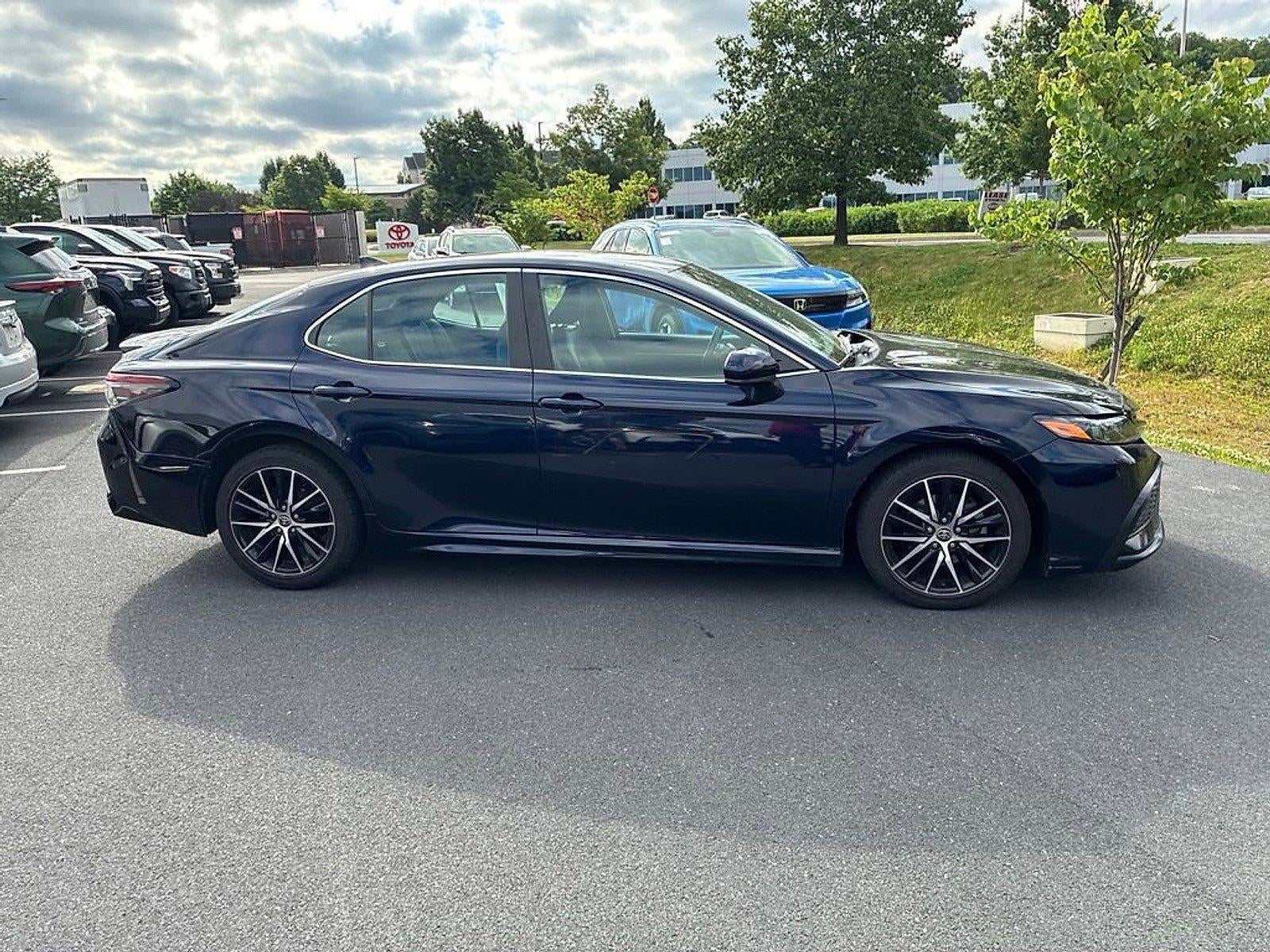 2021 Toyota Camry SE Auto (SE)