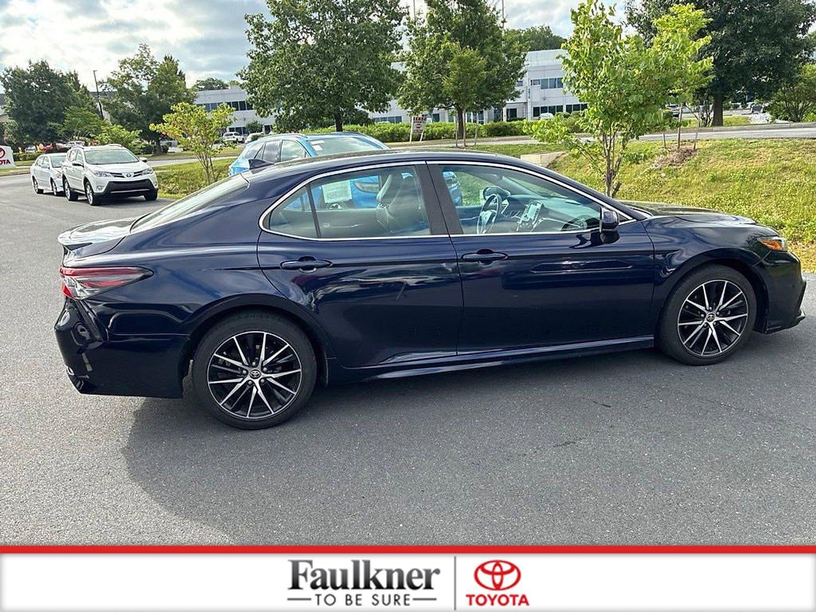 2021 Toyota Camry SE Auto (SE)