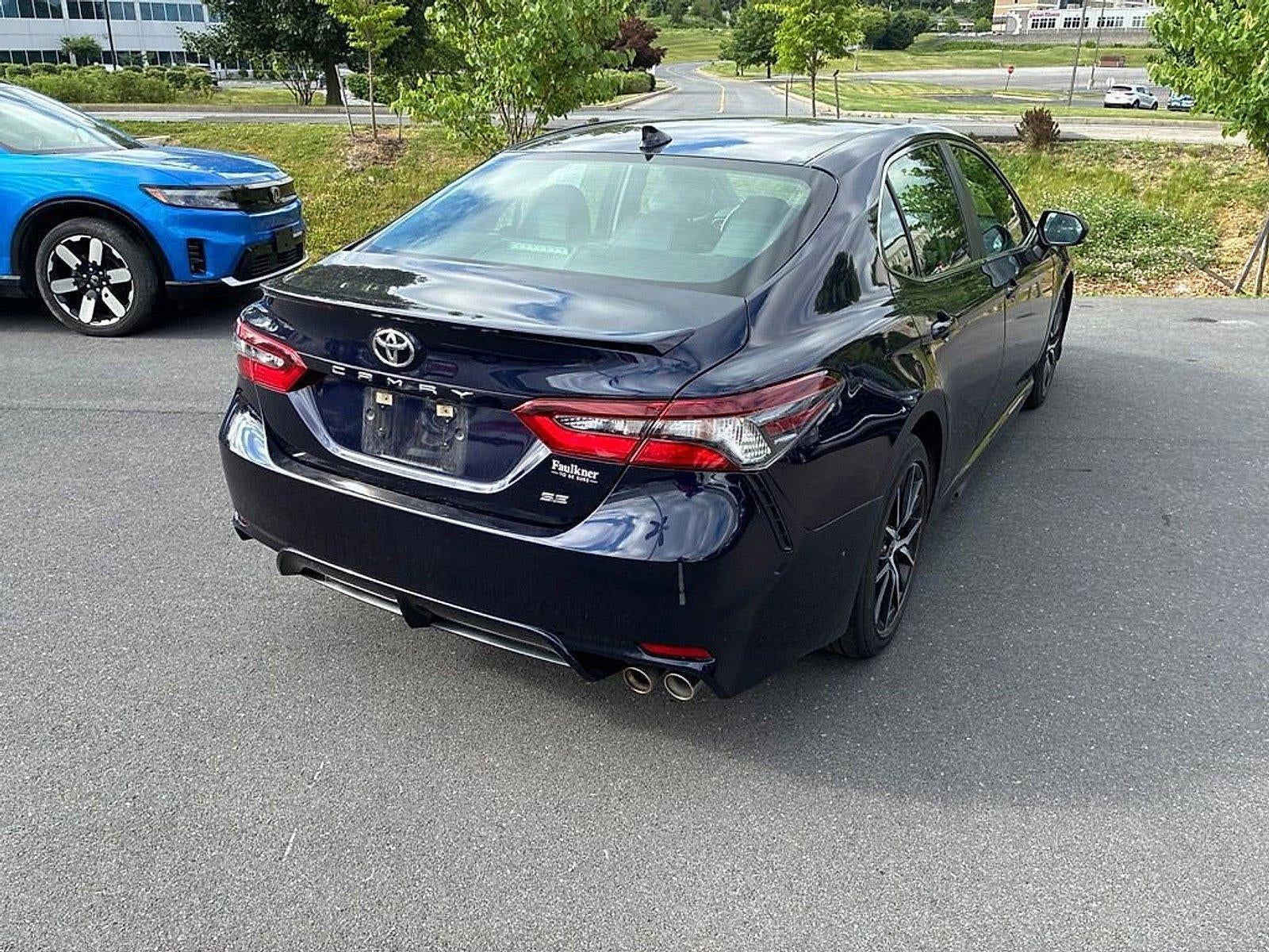 2021 Toyota Camry SE Auto (SE)