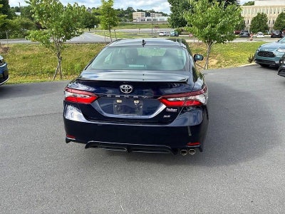 2021 Toyota Camry SE Auto (SE)