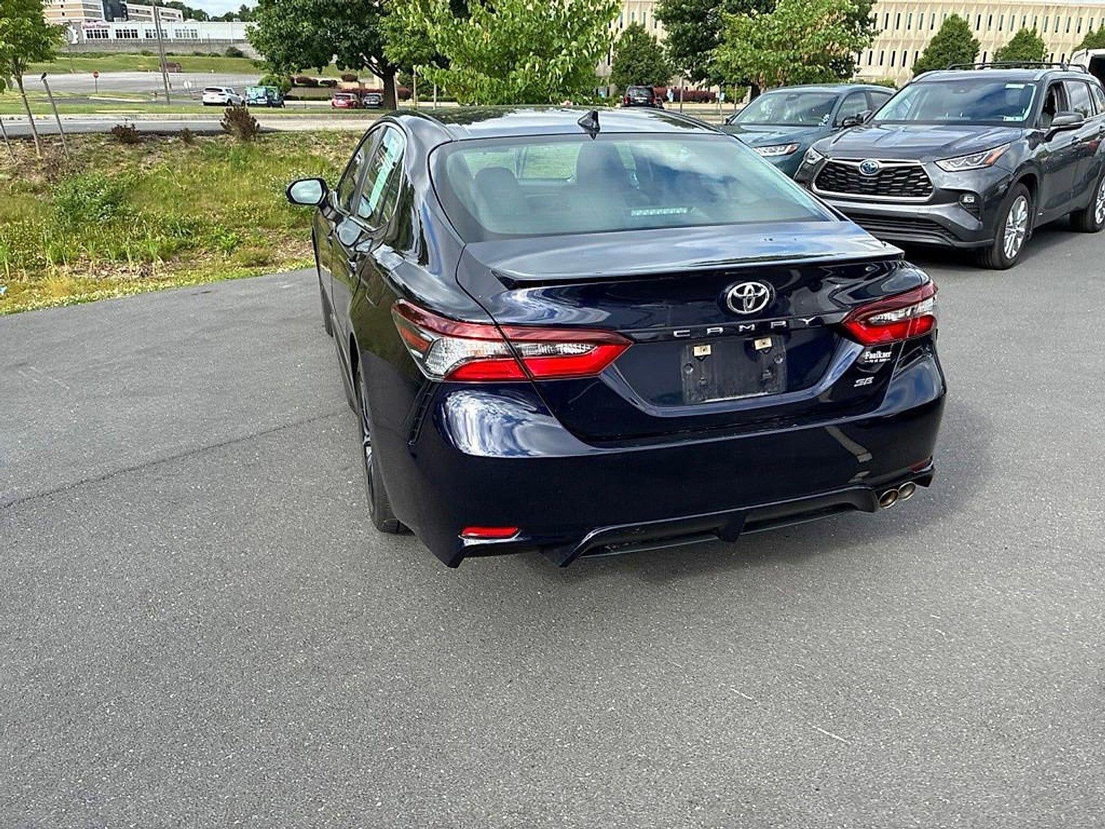 2021 Toyota Camry SE Auto (SE)