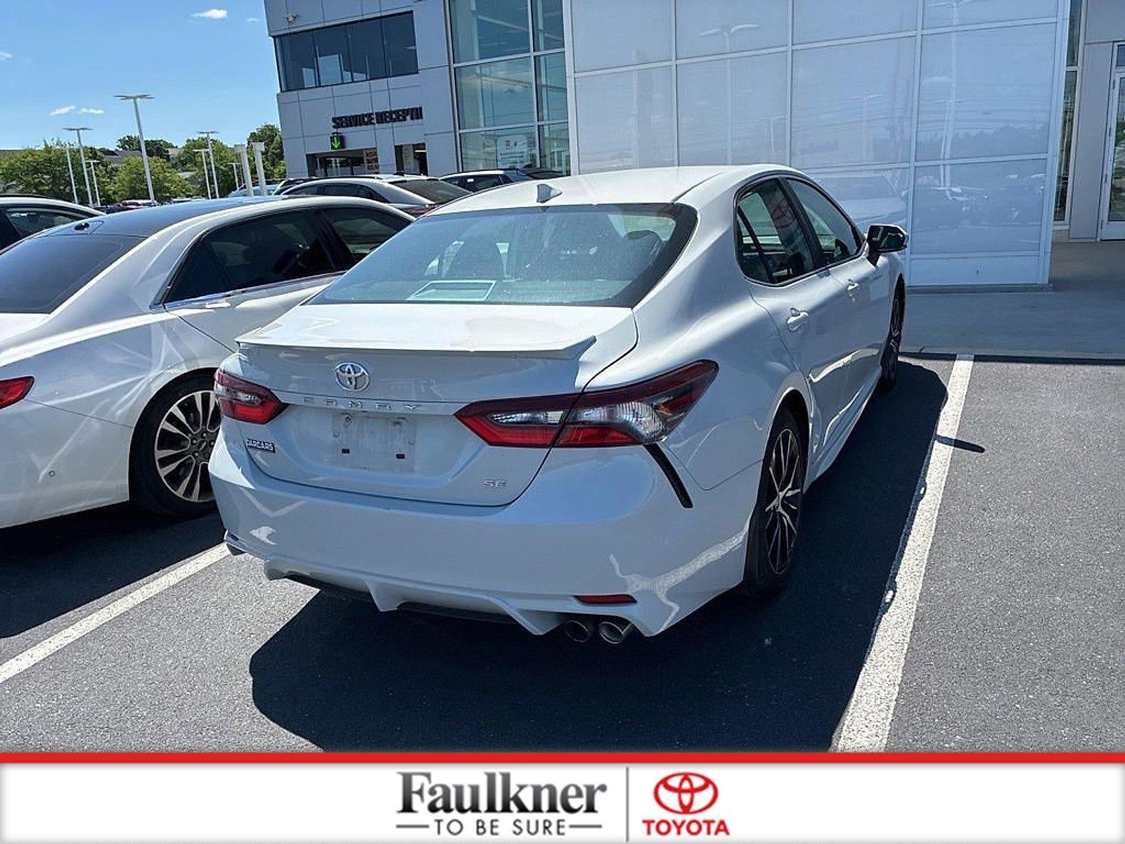2024 Toyota Camry SE Auto (SE)