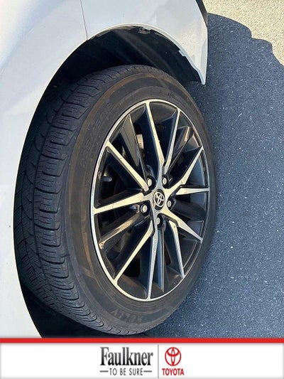 2024 Toyota Camry SE Auto (SE)