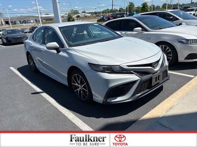 2024 Toyota Camry SE Auto (SE)
