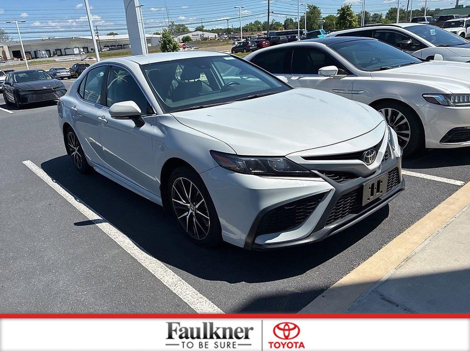 2024 Toyota Camry SE Auto (SE)