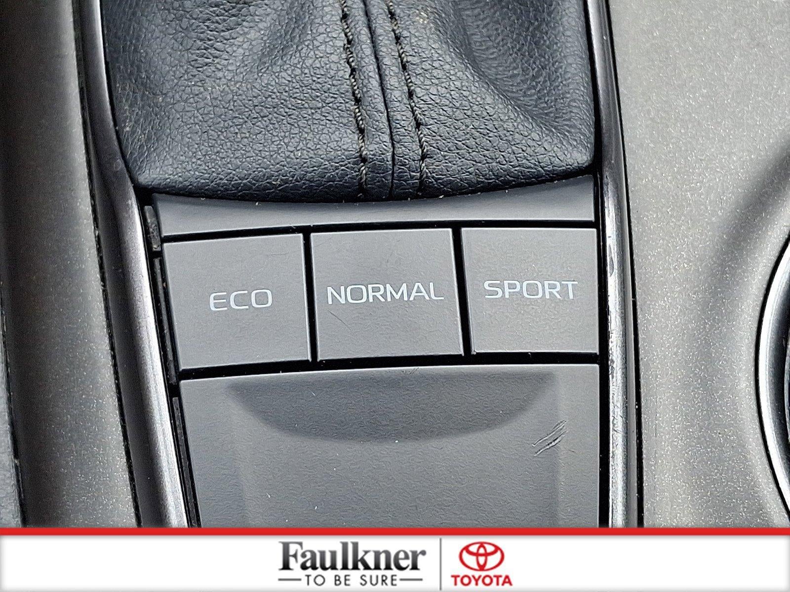 2024 Toyota Camry SE Auto (SE)