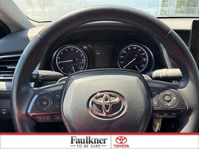 2024 Toyota Camry SE Auto (SE)