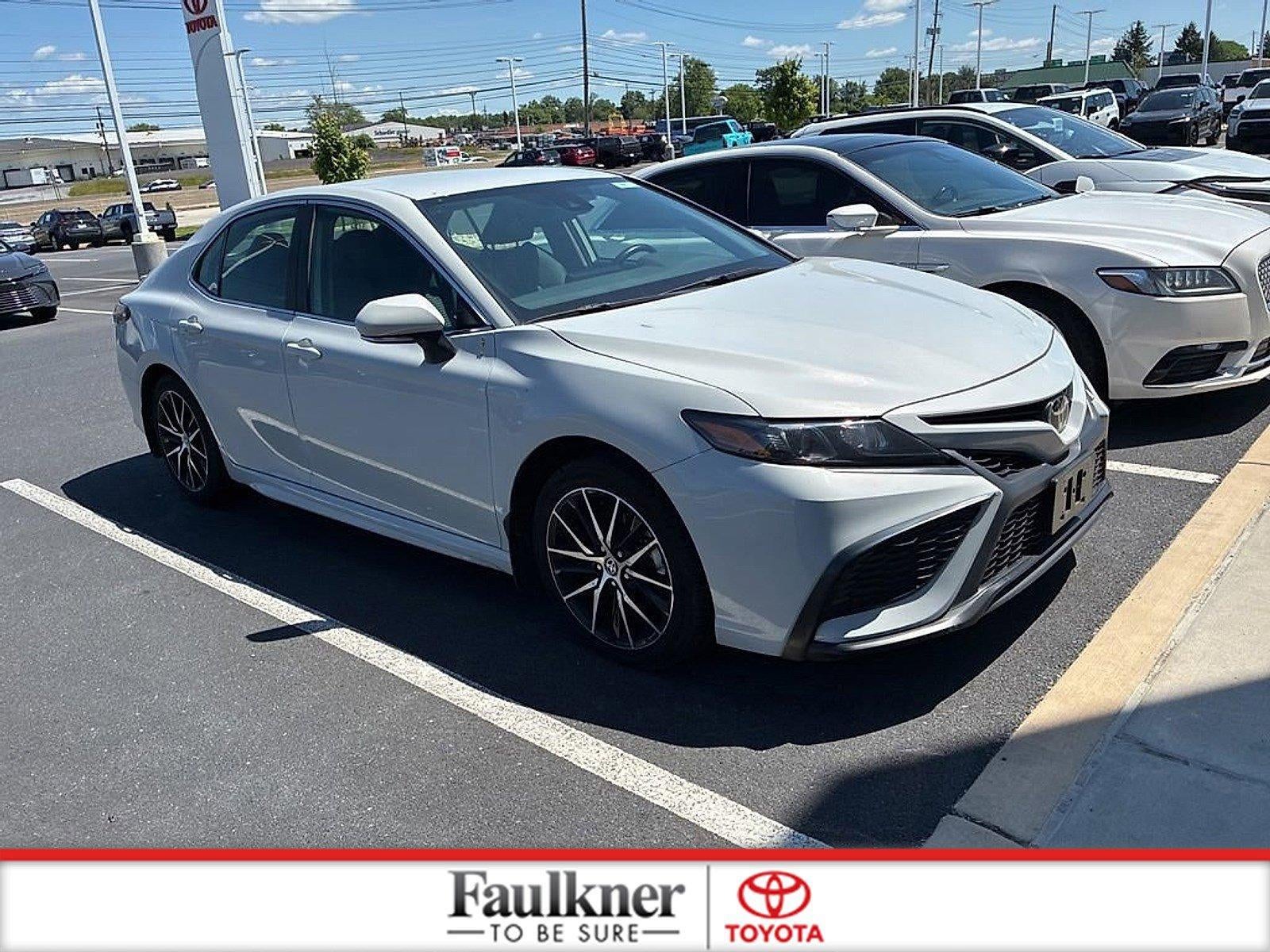 2024 Toyota Camry SE Auto (SE)