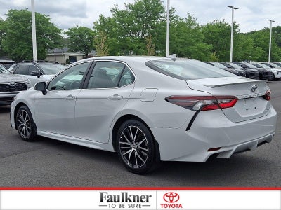 2024 Toyota Camry SE Auto (SE)