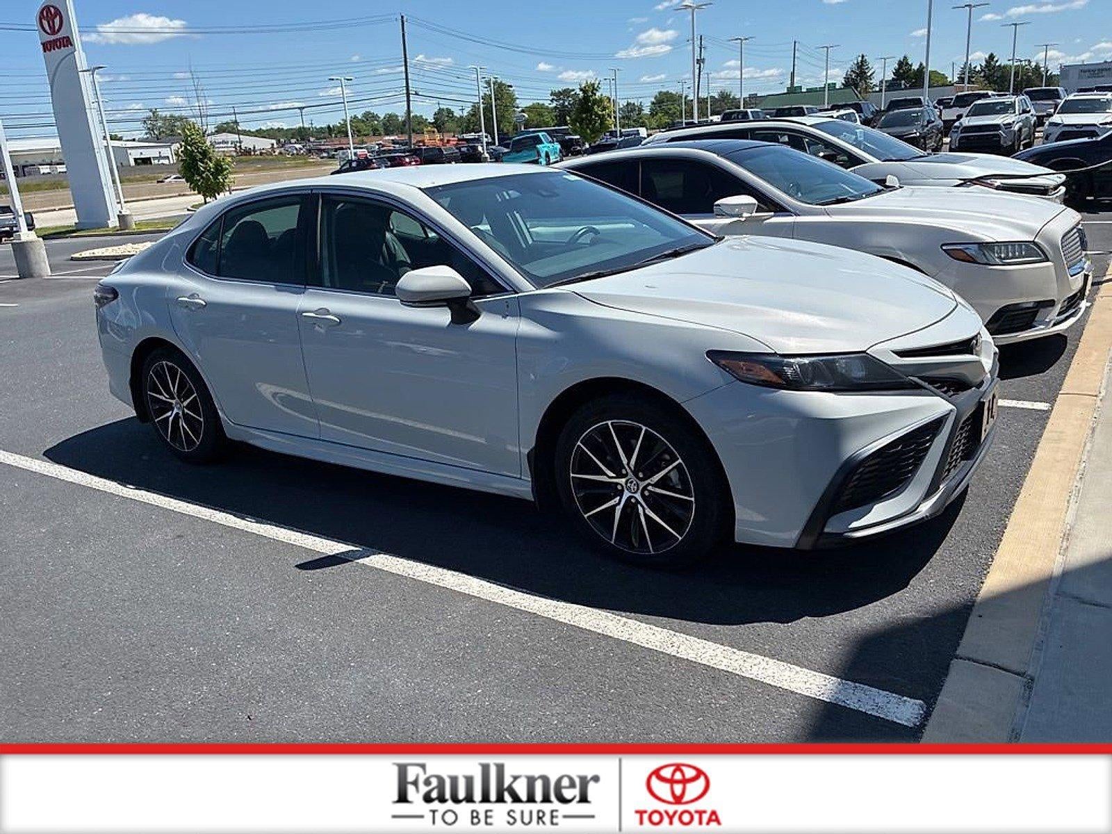 2024 Toyota Camry SE Auto (SE)