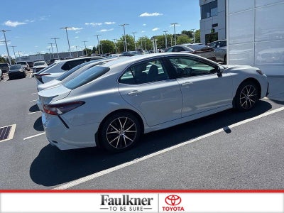 2024 Toyota Camry SE Auto (SE)
